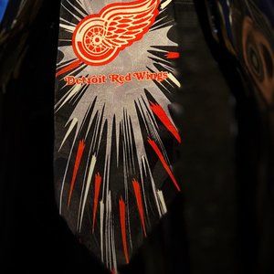 Detroit Red Wing Tie 100% Silk